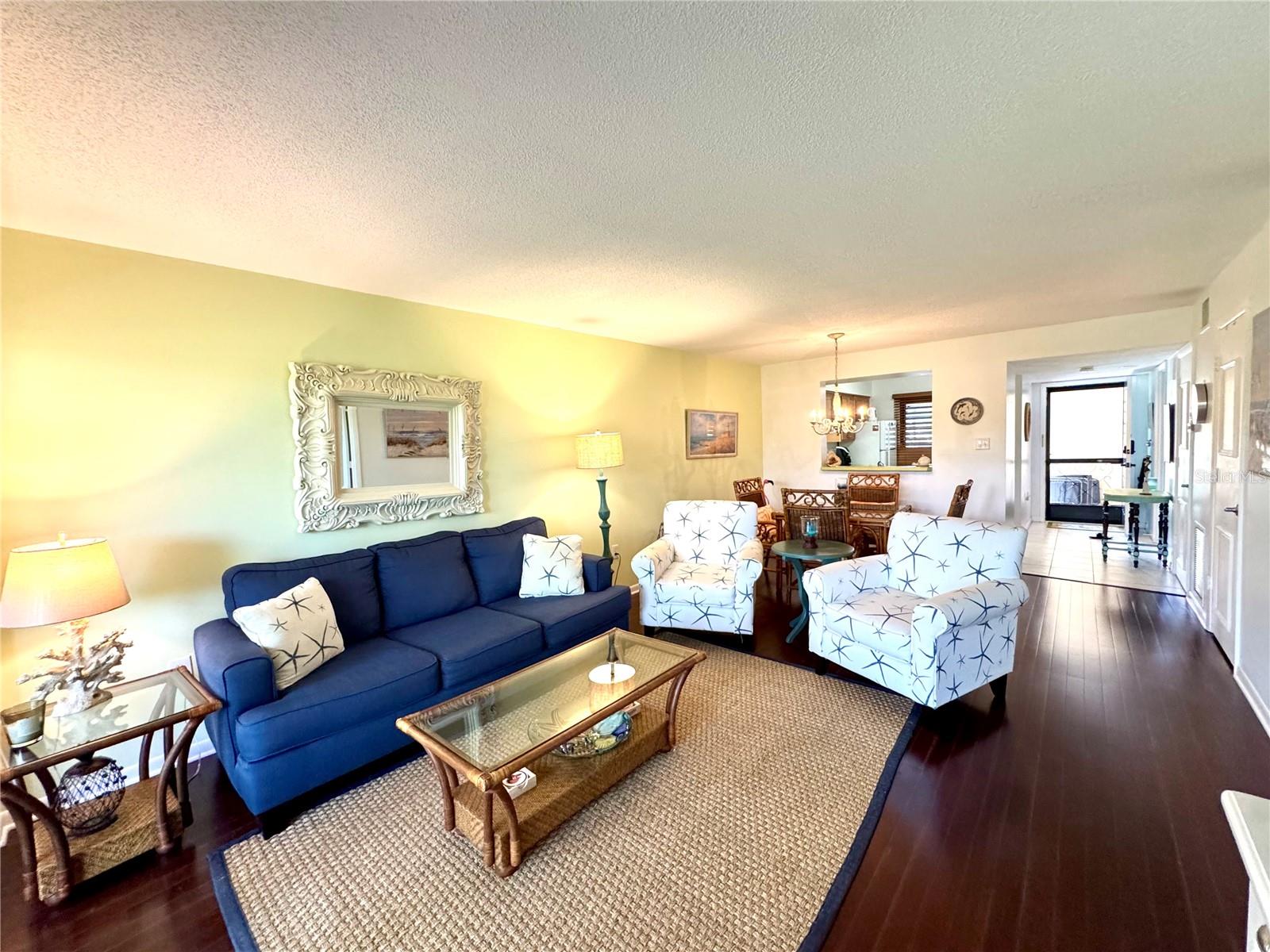 VILLAGE LAKE/THE MEADOWS - Residential Lease