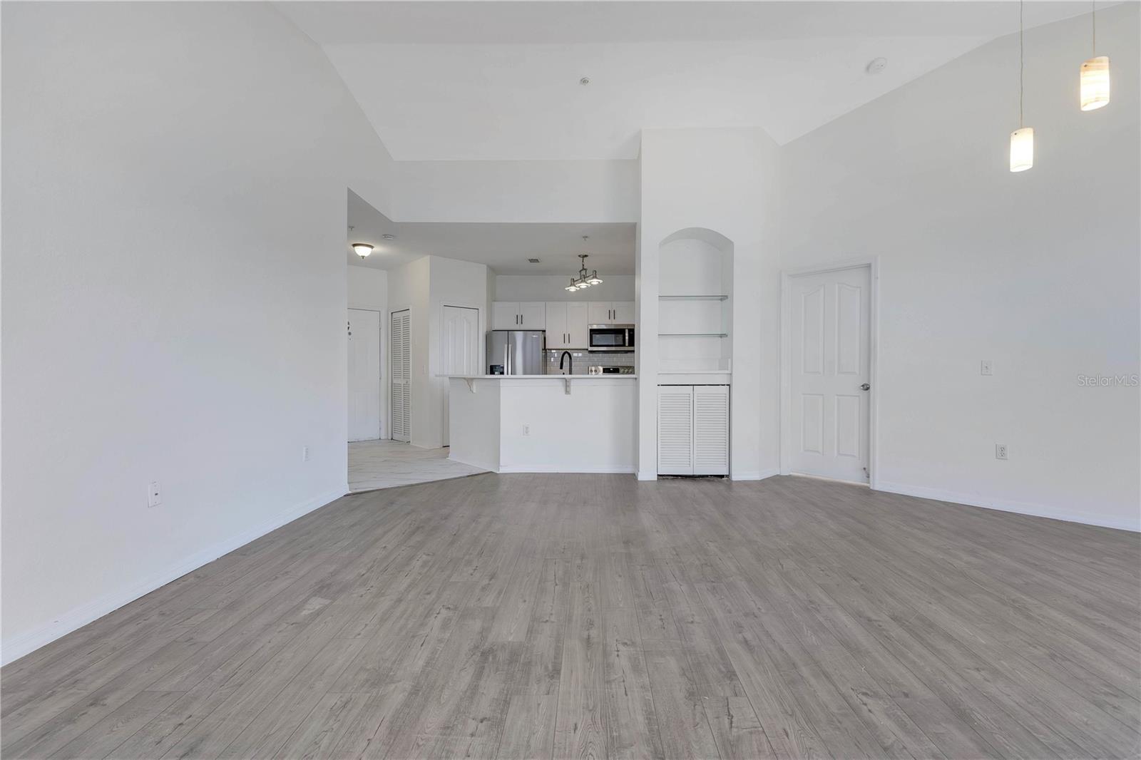 VISCONTI WEST BLDG 8 - Residential Lease