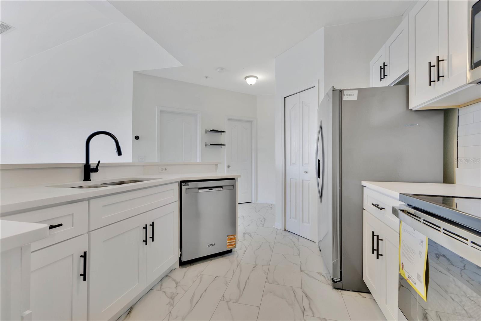 VISCONTI WEST BLDG 8 - Residential Lease