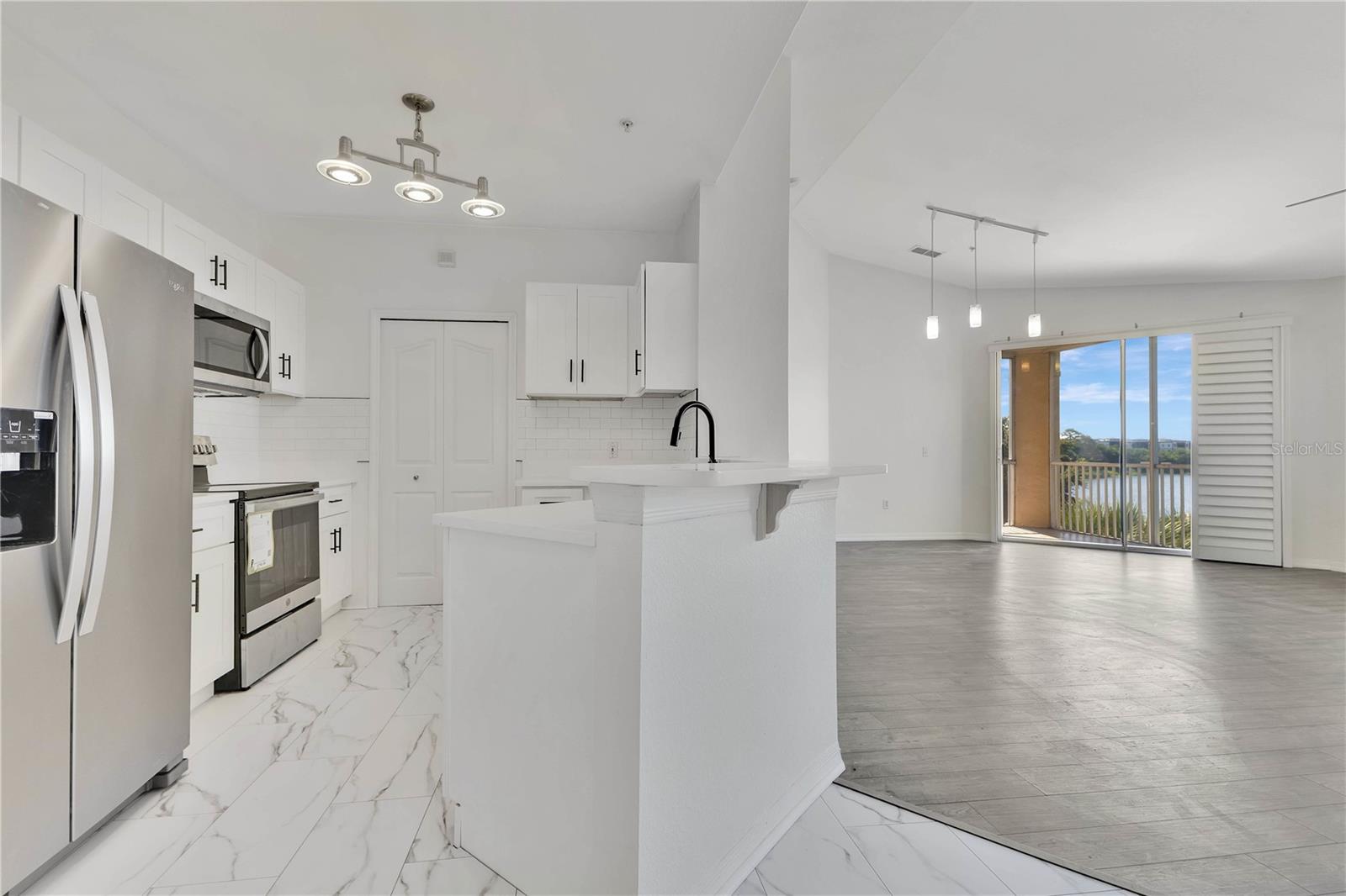 VISCONTI WEST BLDG 8 - Residential Lease