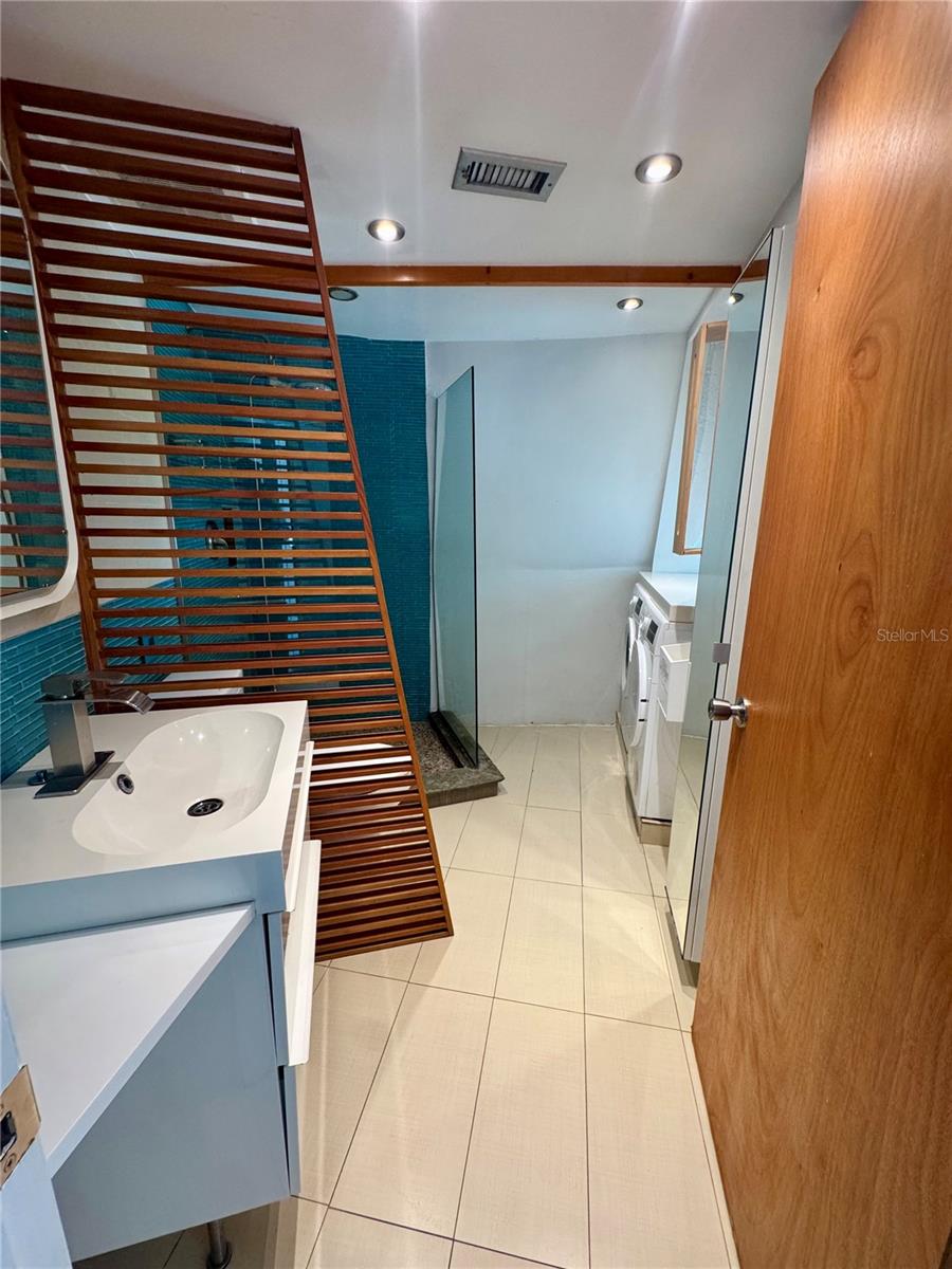 BROADWATER BAYVIEW ESTATE - Residential