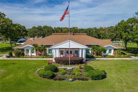 A home in LAKELAND