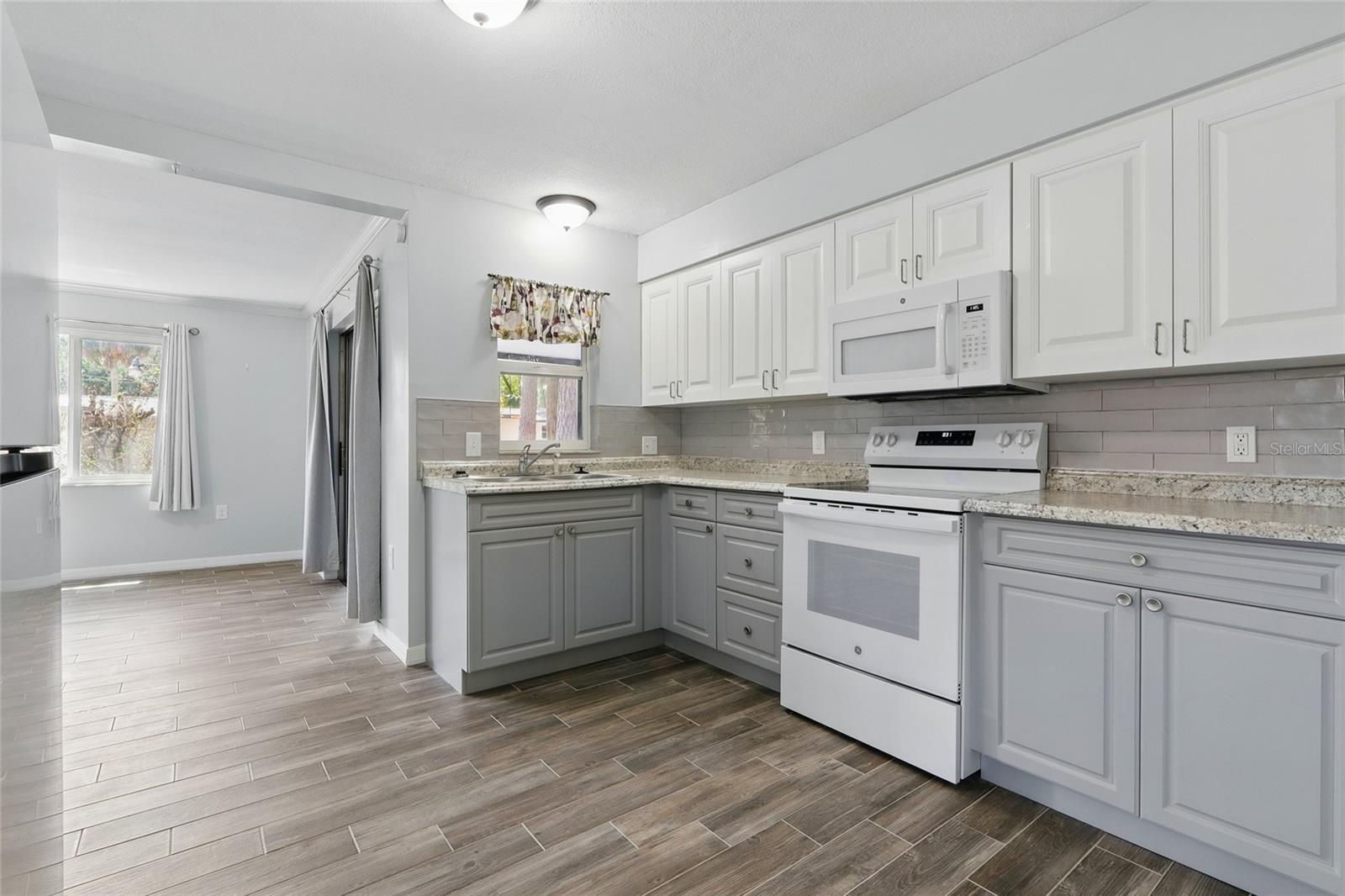 GULF COAST ESTATES - Residential