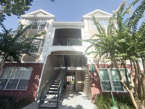 Photo of 13003 Plantation Park Circle #13110, Orlando, FL 32821 (MLS # O6345771) Photo of 13003 Plantation Park Circle #13110, Orlando, FL 32821 (MLS # O6345771)