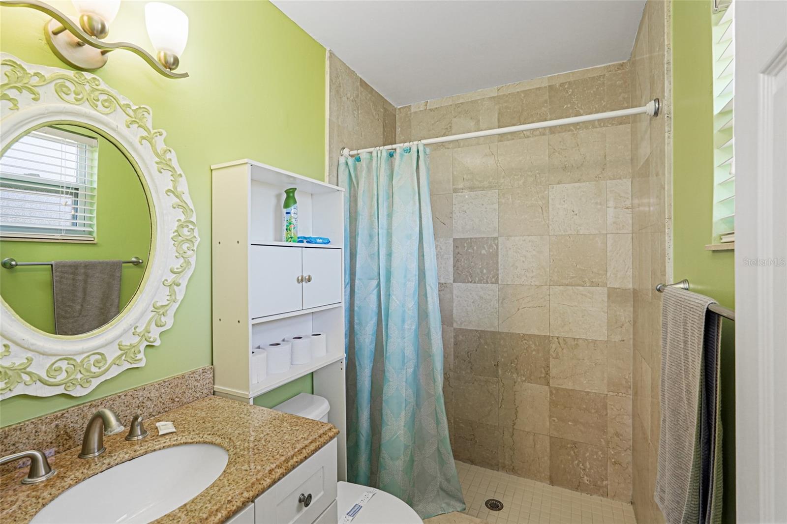 BEACH MANOR - Residential