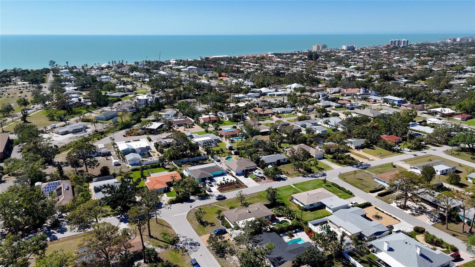 BEACH MANOR - Residential