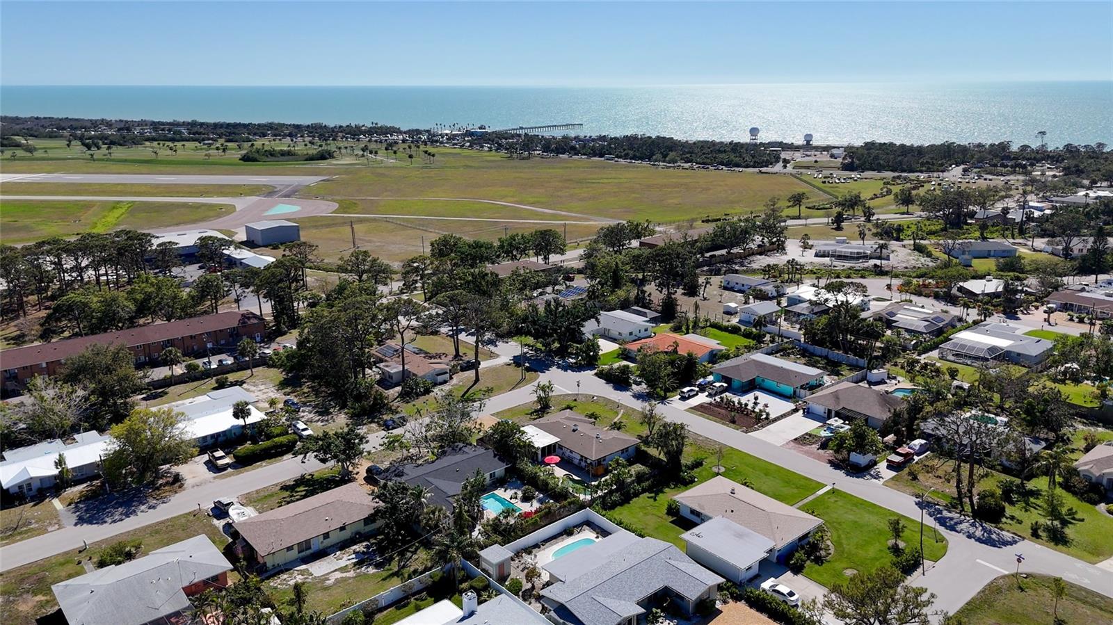 BEACH MANOR - Residential