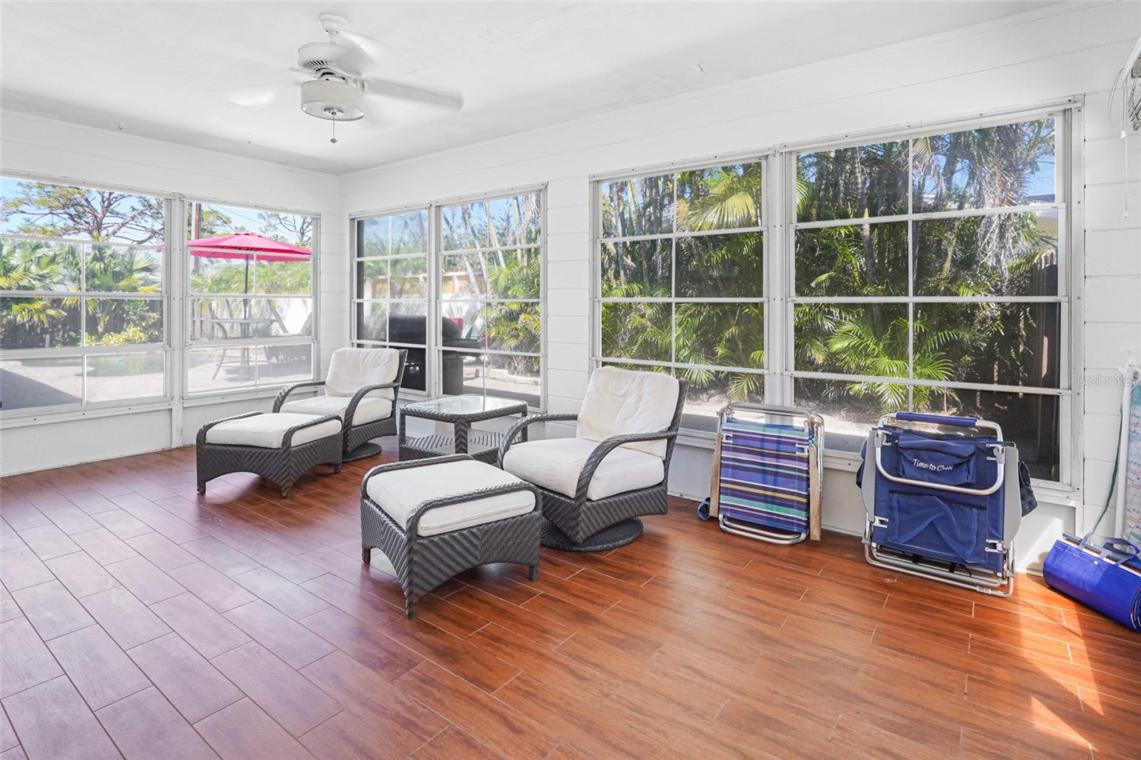 BEACH MANOR - Residential