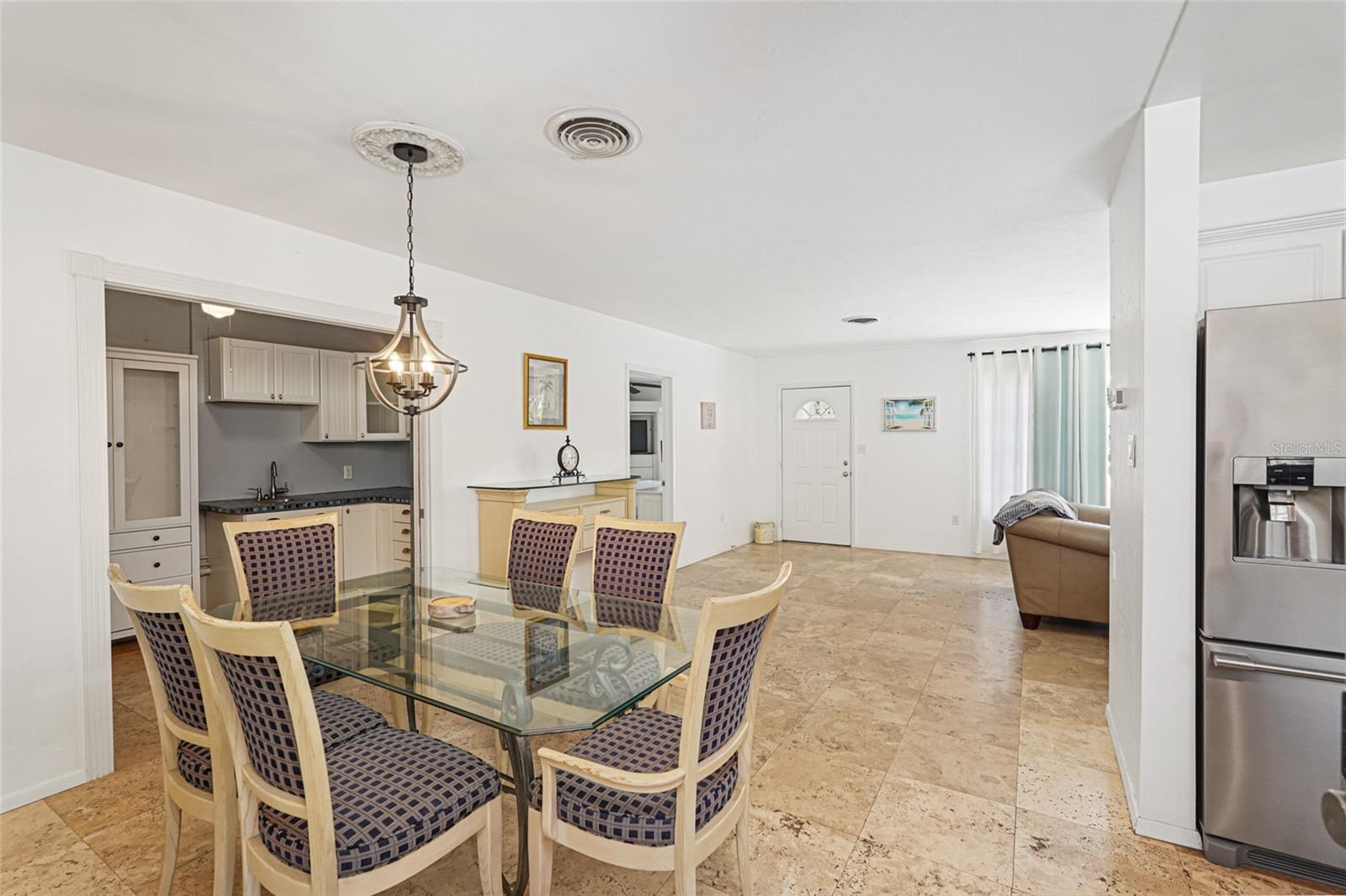 BEACH MANOR - Residential