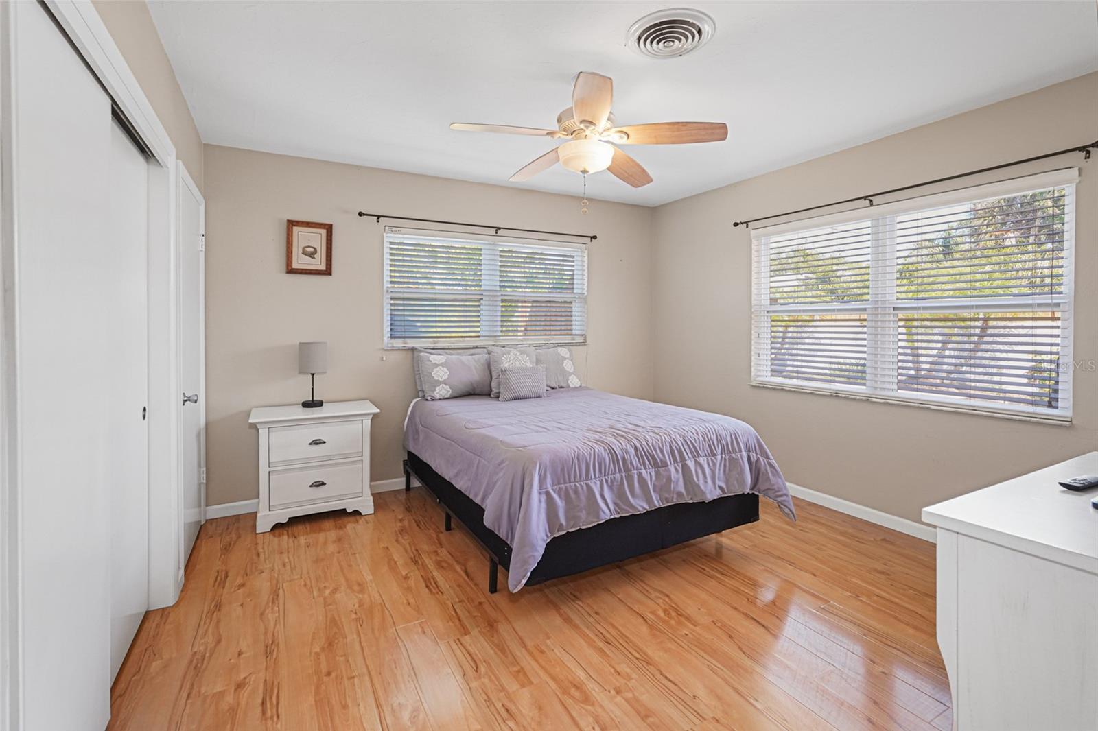 BEACH MANOR - Residential