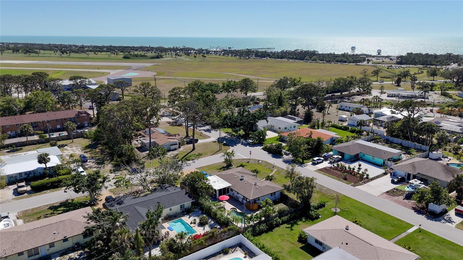 BEACH MANOR - Residential