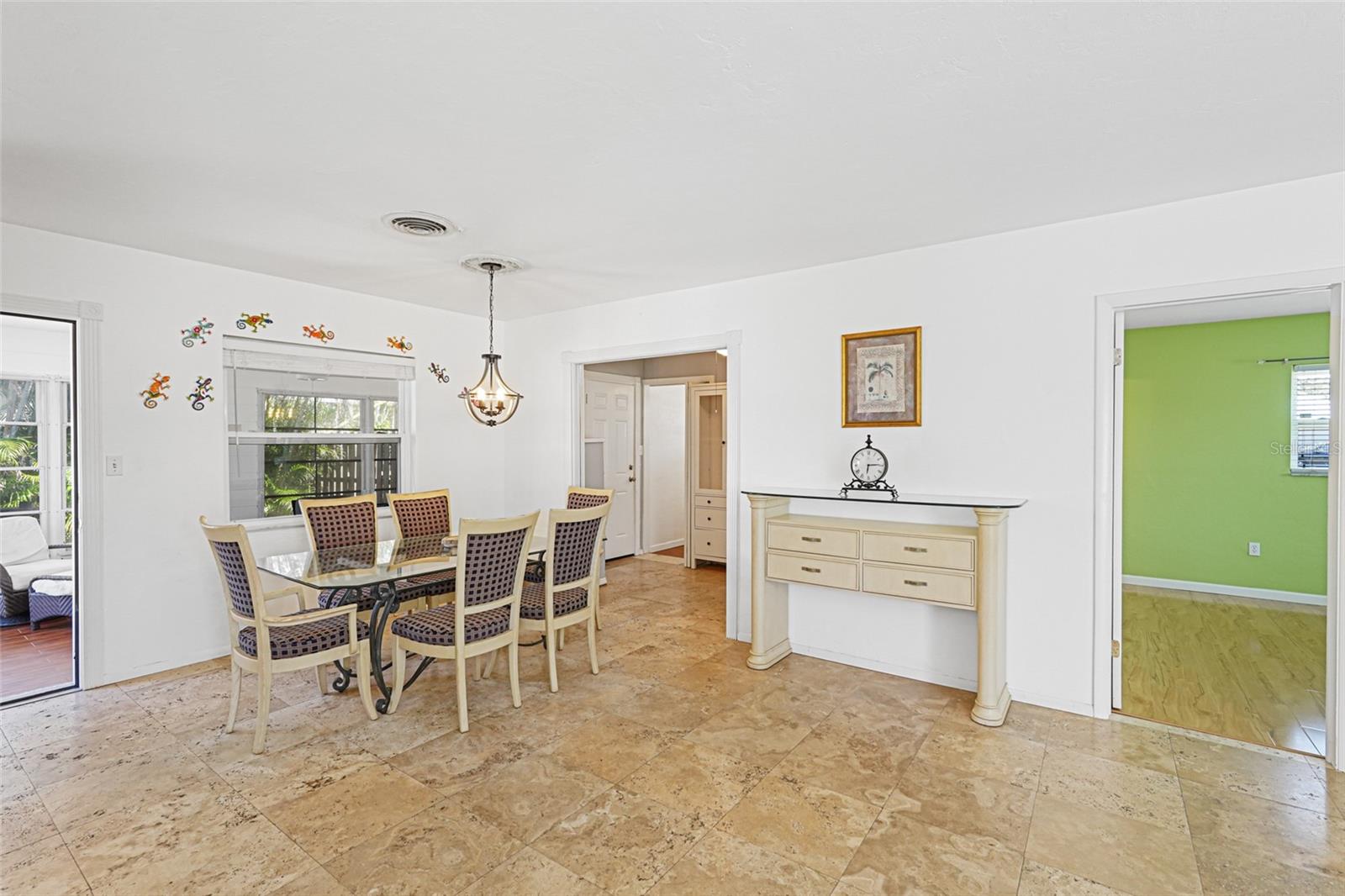 BEACH MANOR - Residential