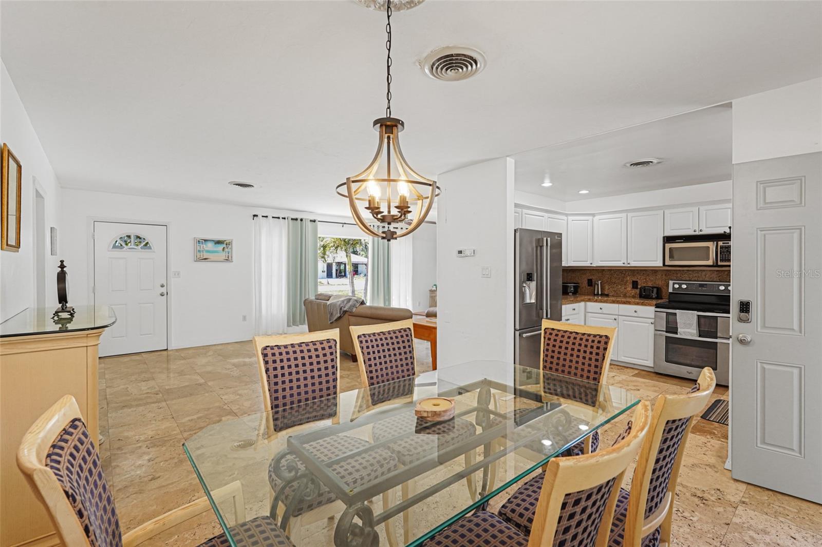 BEACH MANOR - Residential