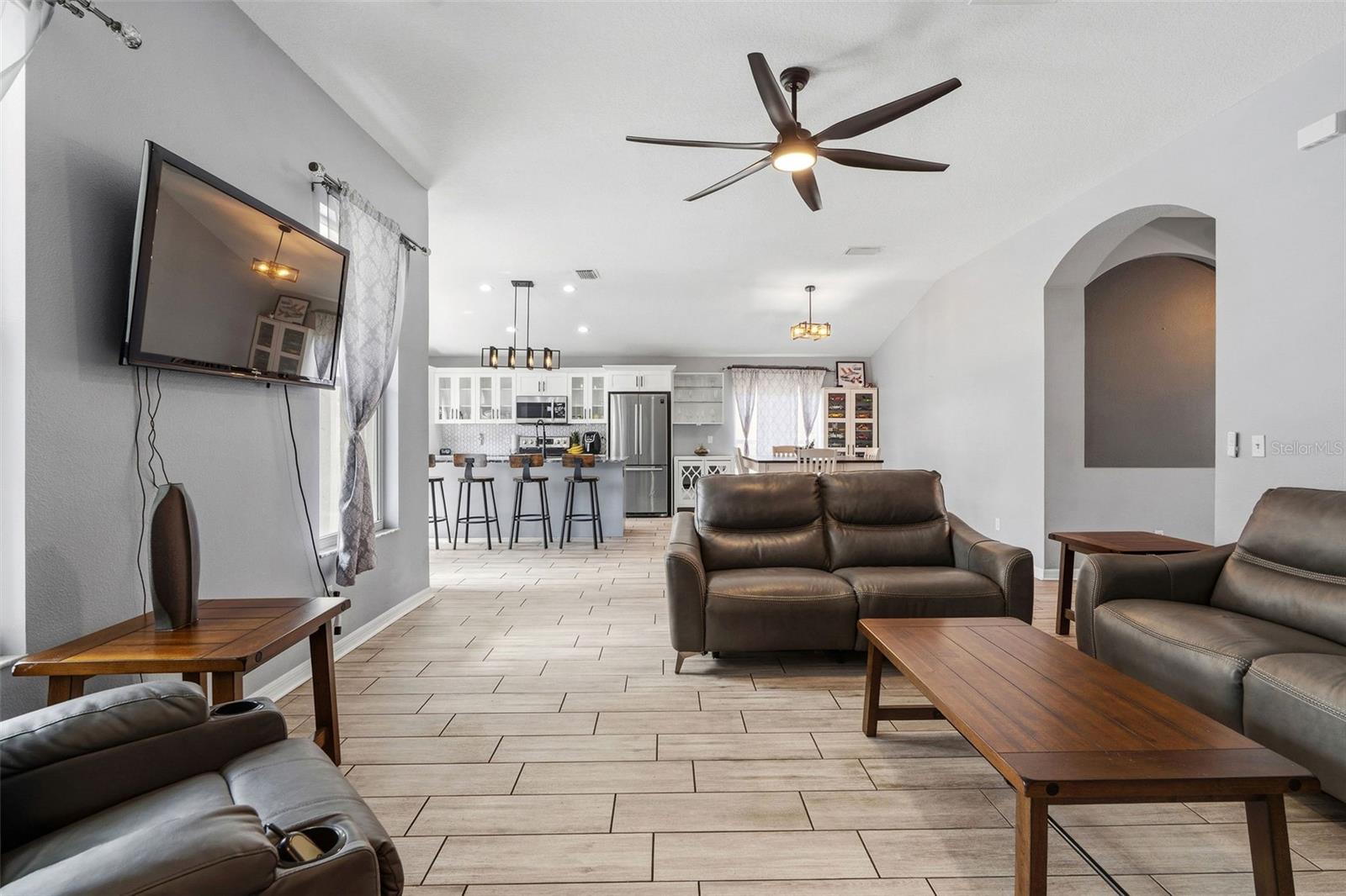 ARBOR RIDGE - Residential