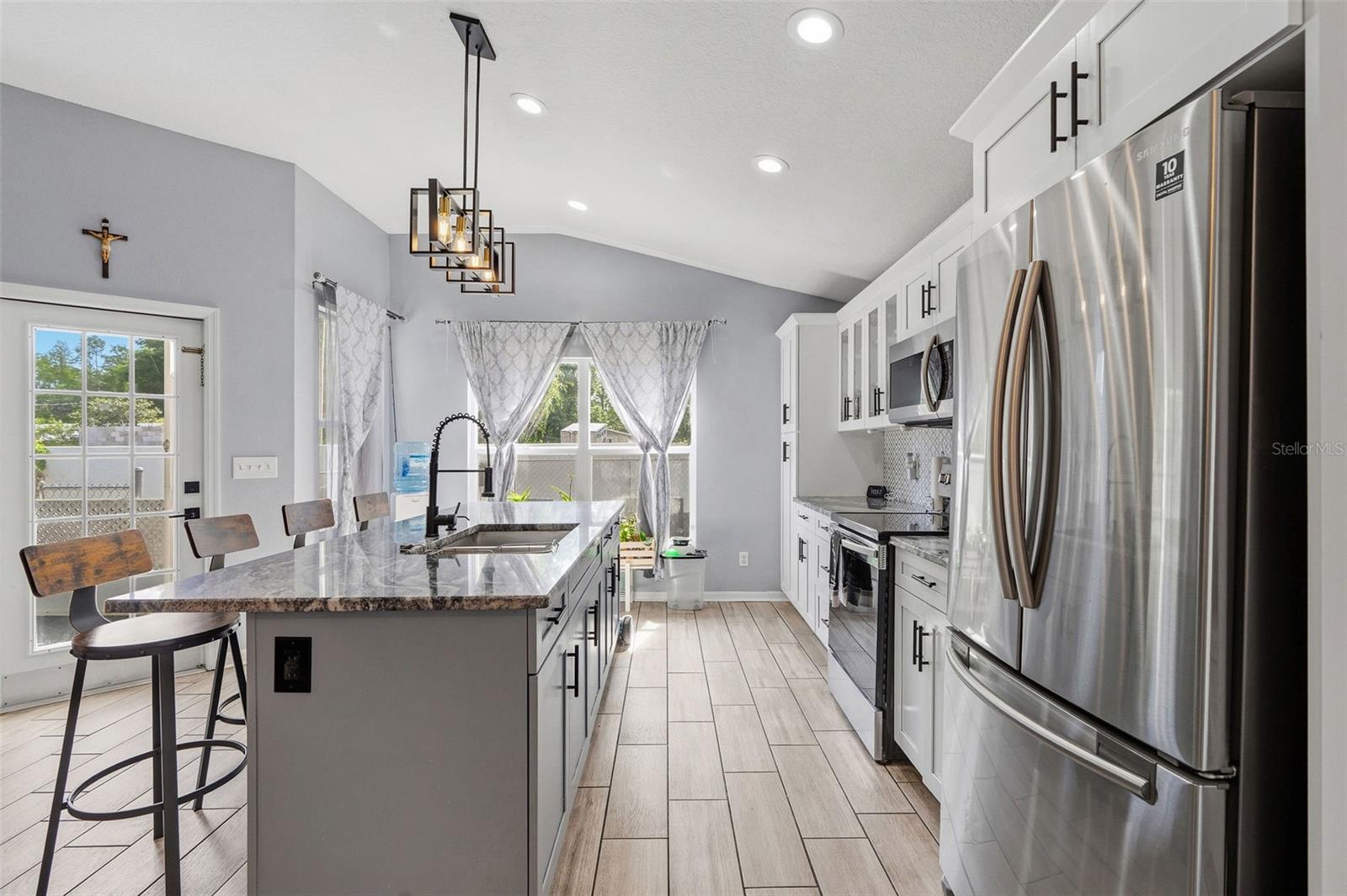 ARBOR RIDGE - Residential