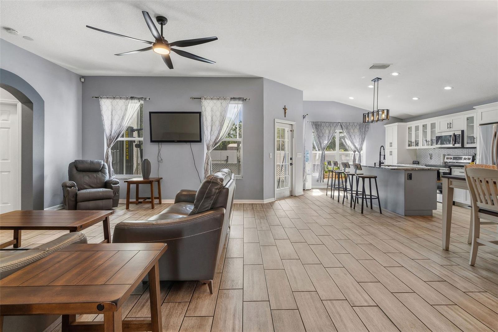 ARBOR RIDGE - Residential