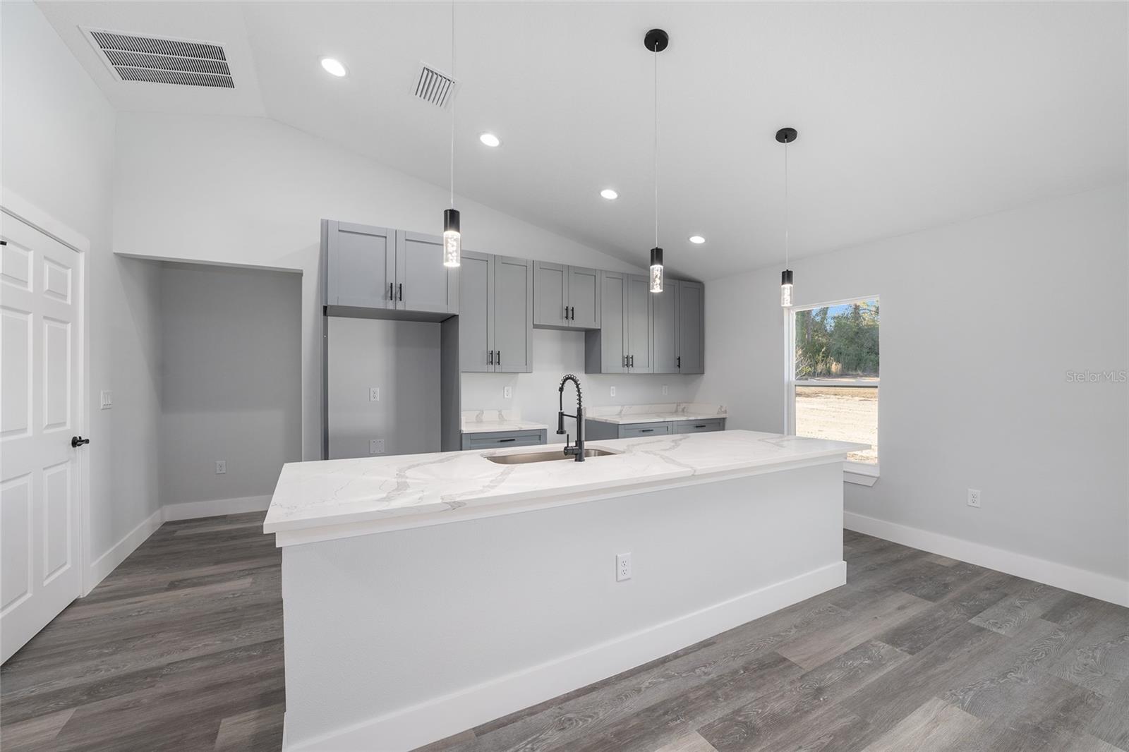 RAINBOW LAKES ESTATES SEC O - Residential