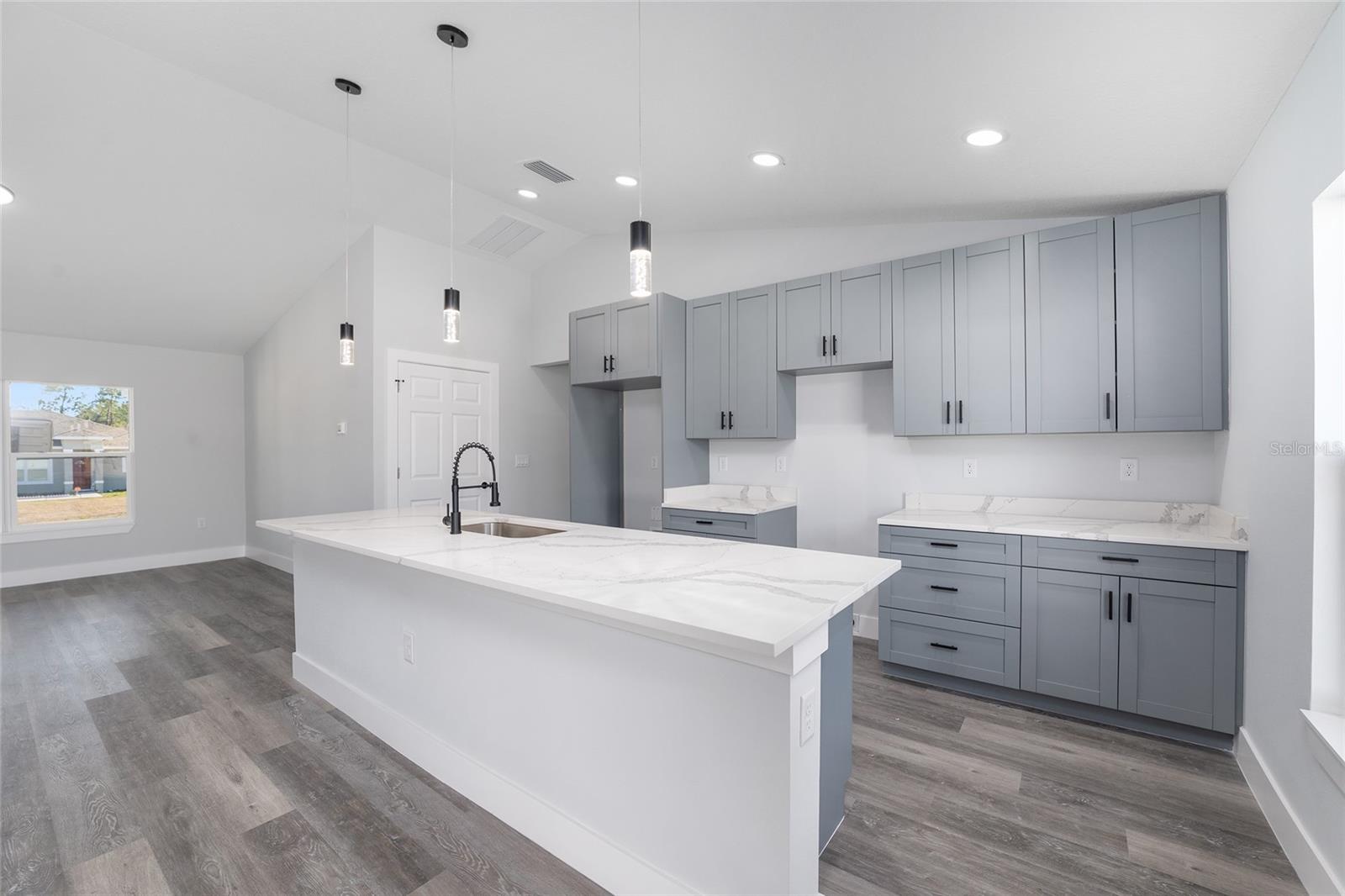 RAINBOW LAKES ESTATES SEC O - Residential