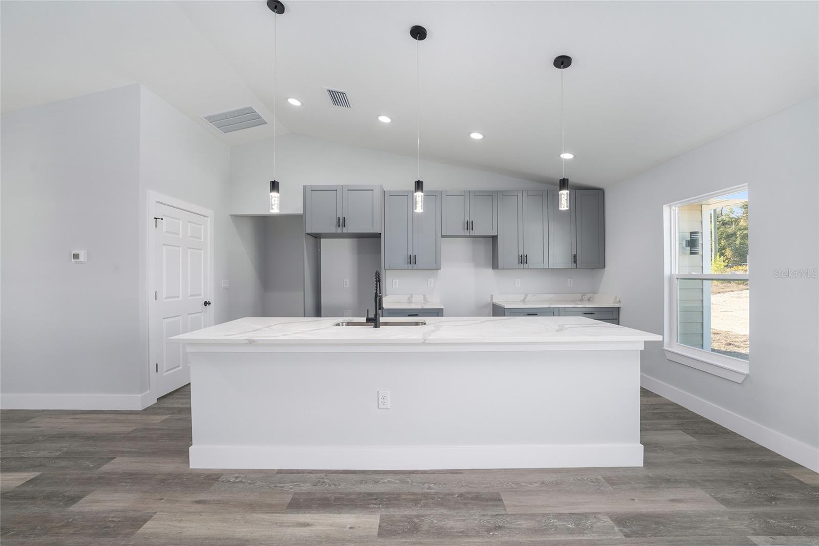 RAINBOW LAKES ESTATES SEC O - Residential