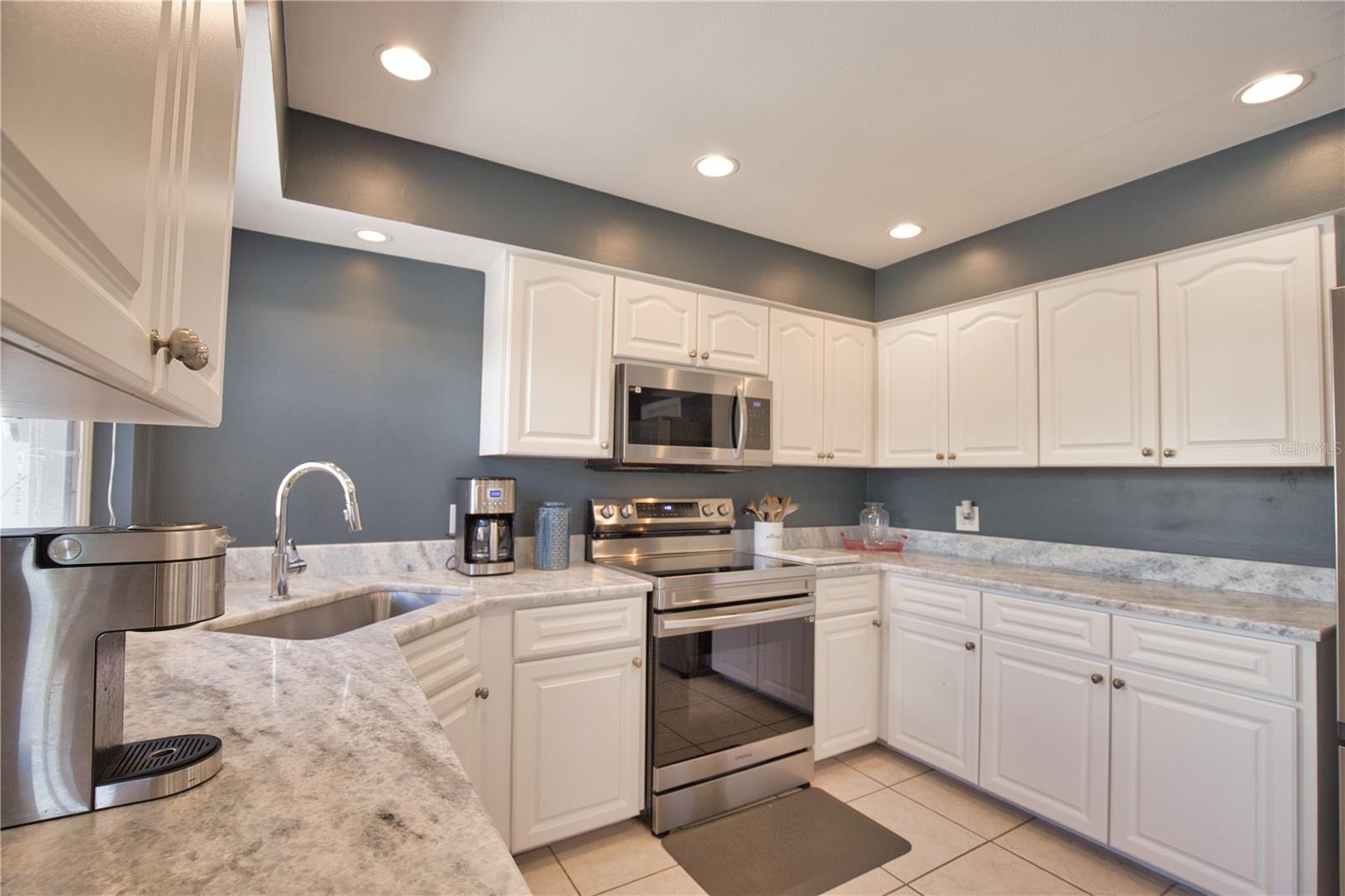 HARRINGTON LAKE - Residential