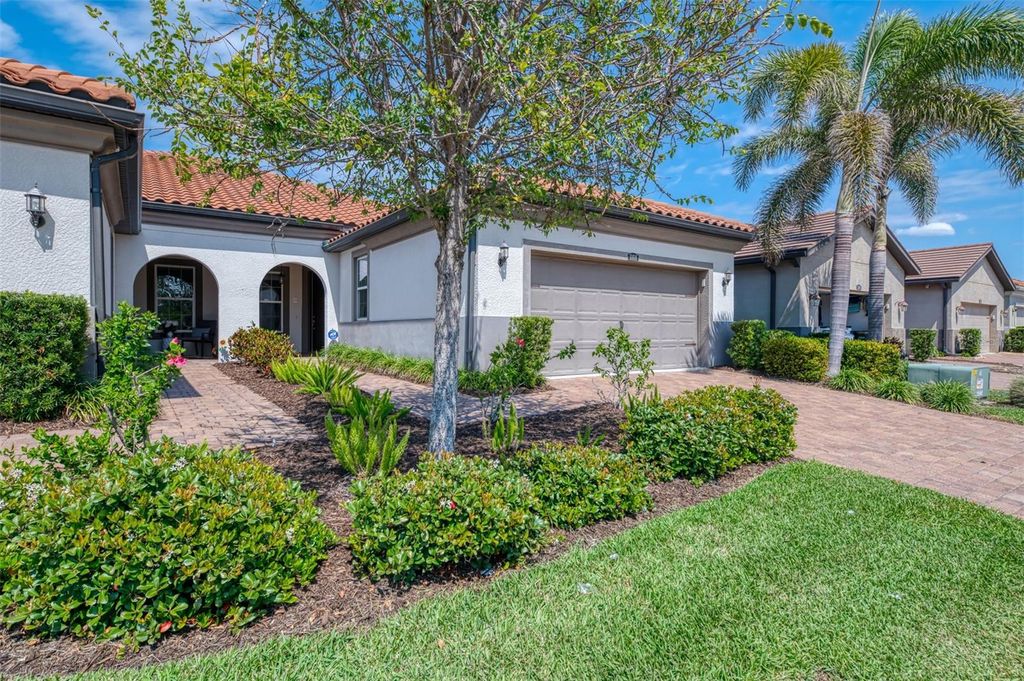 Photo of 11810 Tapestry Lane, Venice, FL 34293 (MLS # N6140833)