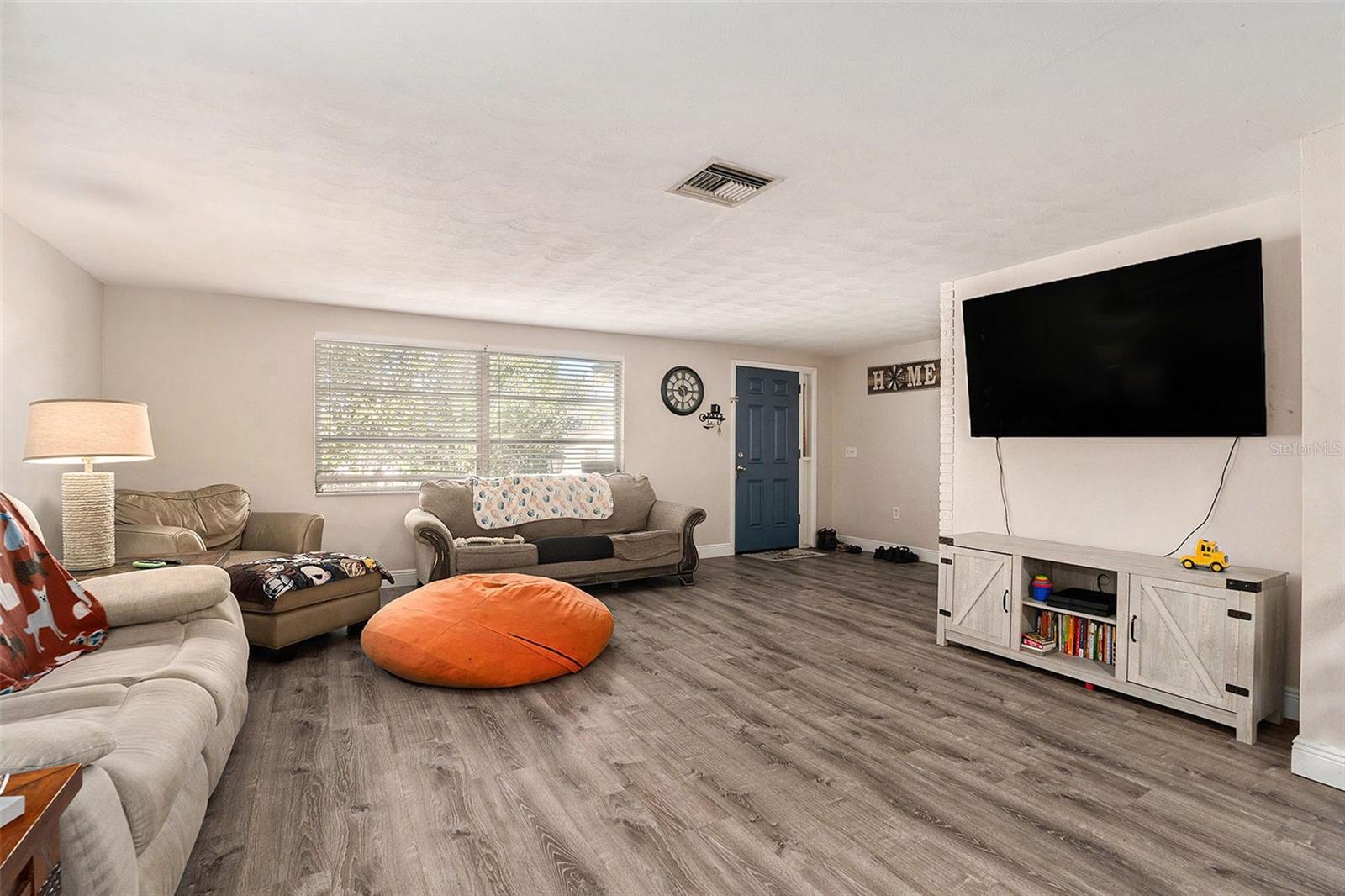 HOLIDAY HILL - Residential