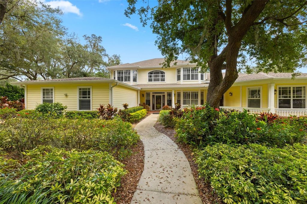 Photo of 5902 Audubon Manor Blvd, Lithia, FL 33547 (MLS # TB8376784)