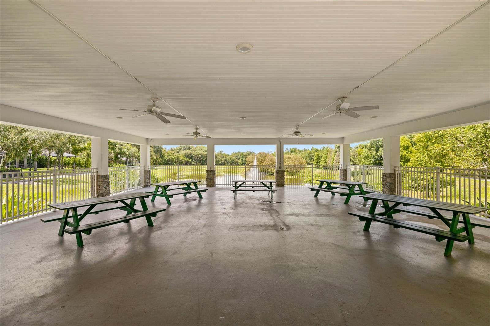 FISH HAWK TRAILS UN 1 & 2 - Residential