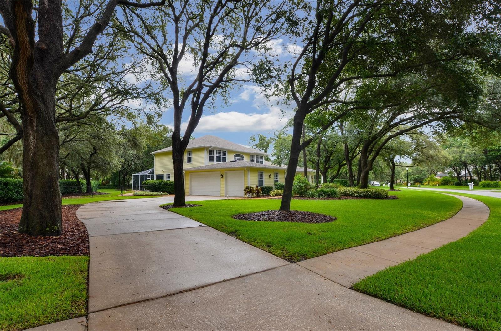 FISH HAWK TRAILS UN 1 & 2 - Residential
