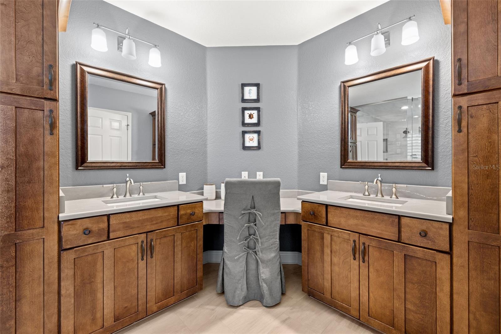 FISH HAWK TRAILS UN 1 & 2 - Residential