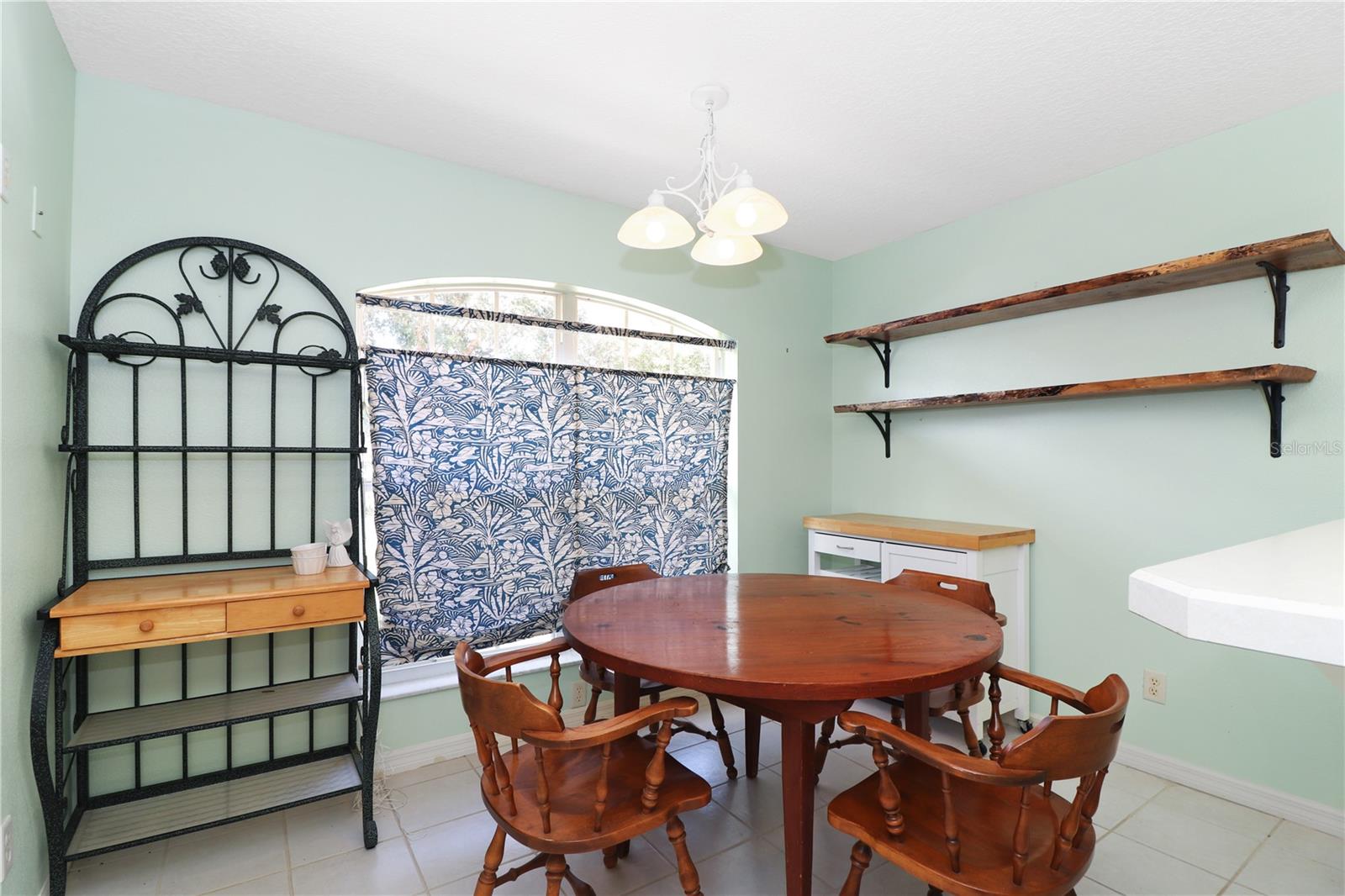 ROYAL HIGHLANDS PH 01B - Residential Lease