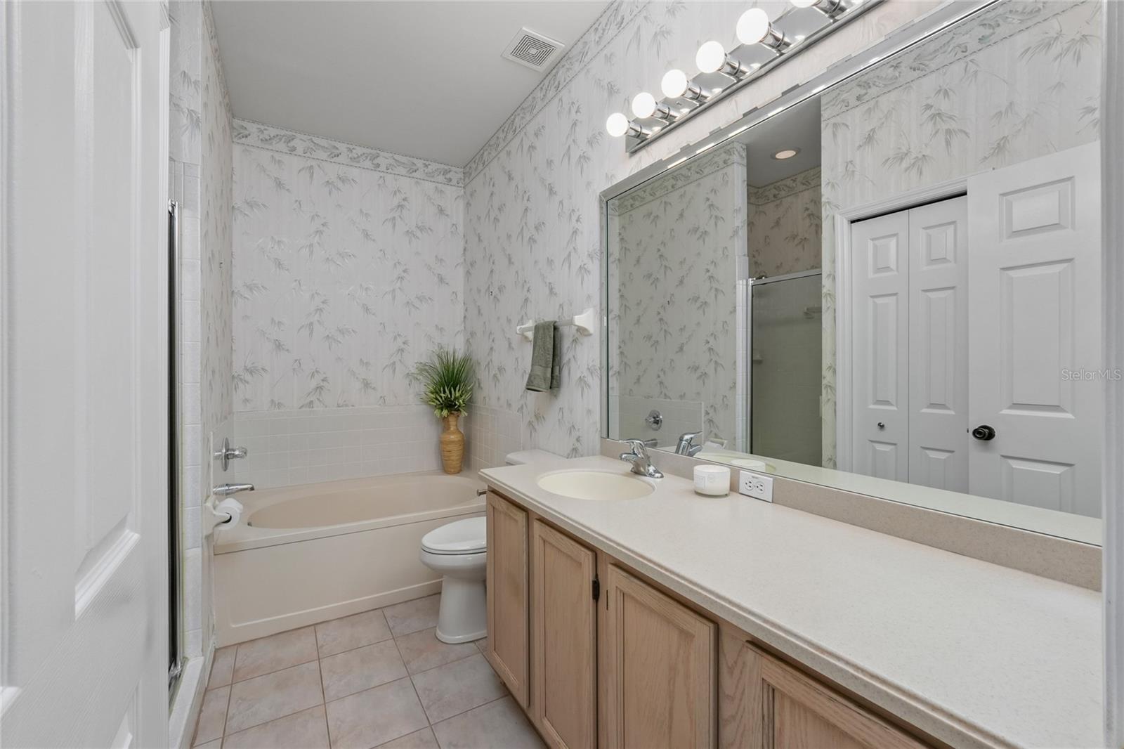 TEALWOOD VILLAS - Residential