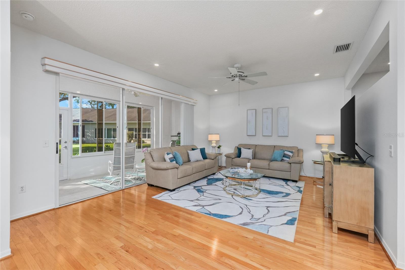 TEALWOOD VILLAS - Residential