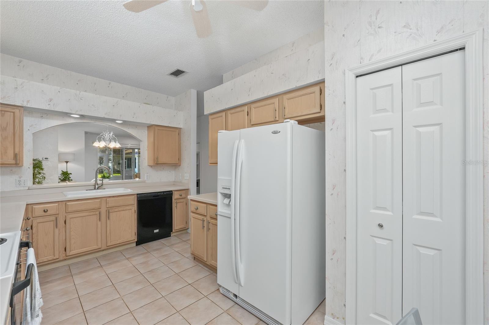 3511 TEALWOOD CIRCLE