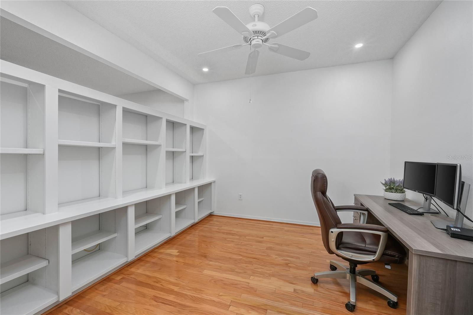 TEALWOOD VILLAS - Residential