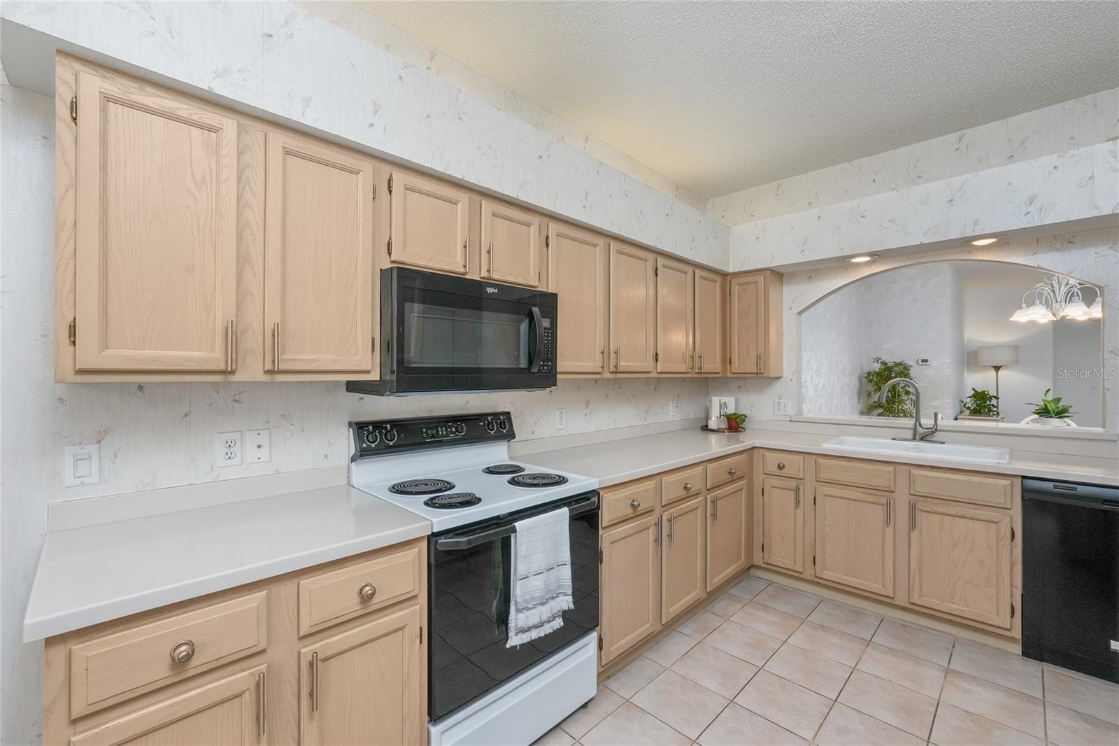 TEALWOOD VILLAS - Residential