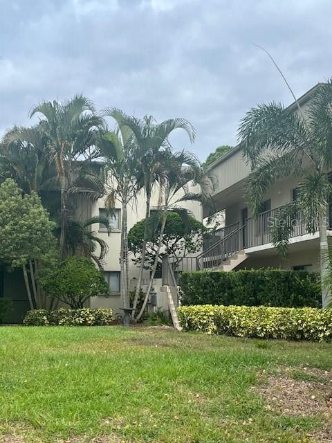 This newly updated, lovely 2-bedroom, 2-bath condo is in the highly sought-after Fox Chase Community. This second-floor end unit features an open floor plan and natural light. You can enjoy your morning coffee in your private screened-in lanai and all the other amenities including a large in-ground pool, basketball courts, tennis courts, a clubhouse with gym equipment, shuffleboard, a picnic area, and grills. The location is close to restaurants, shopping, parks, and beaches (Clearwater Beach, Honeymoon Island, Fred Howard Park, Tarpon Springs Sponge Dock, and downtown Dunedin.