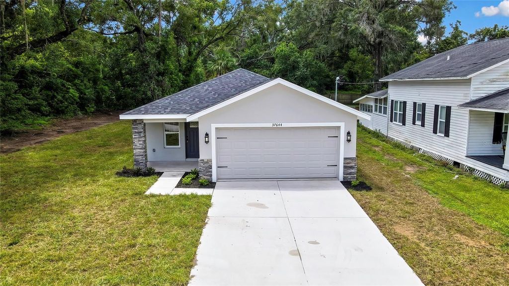 Photo of 37644 Florida Avenue, Dade City, FL 33525 (MLS # TB8417430)