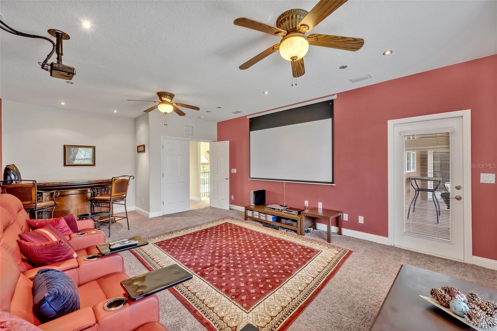 VILLAGE GREEN - Residential