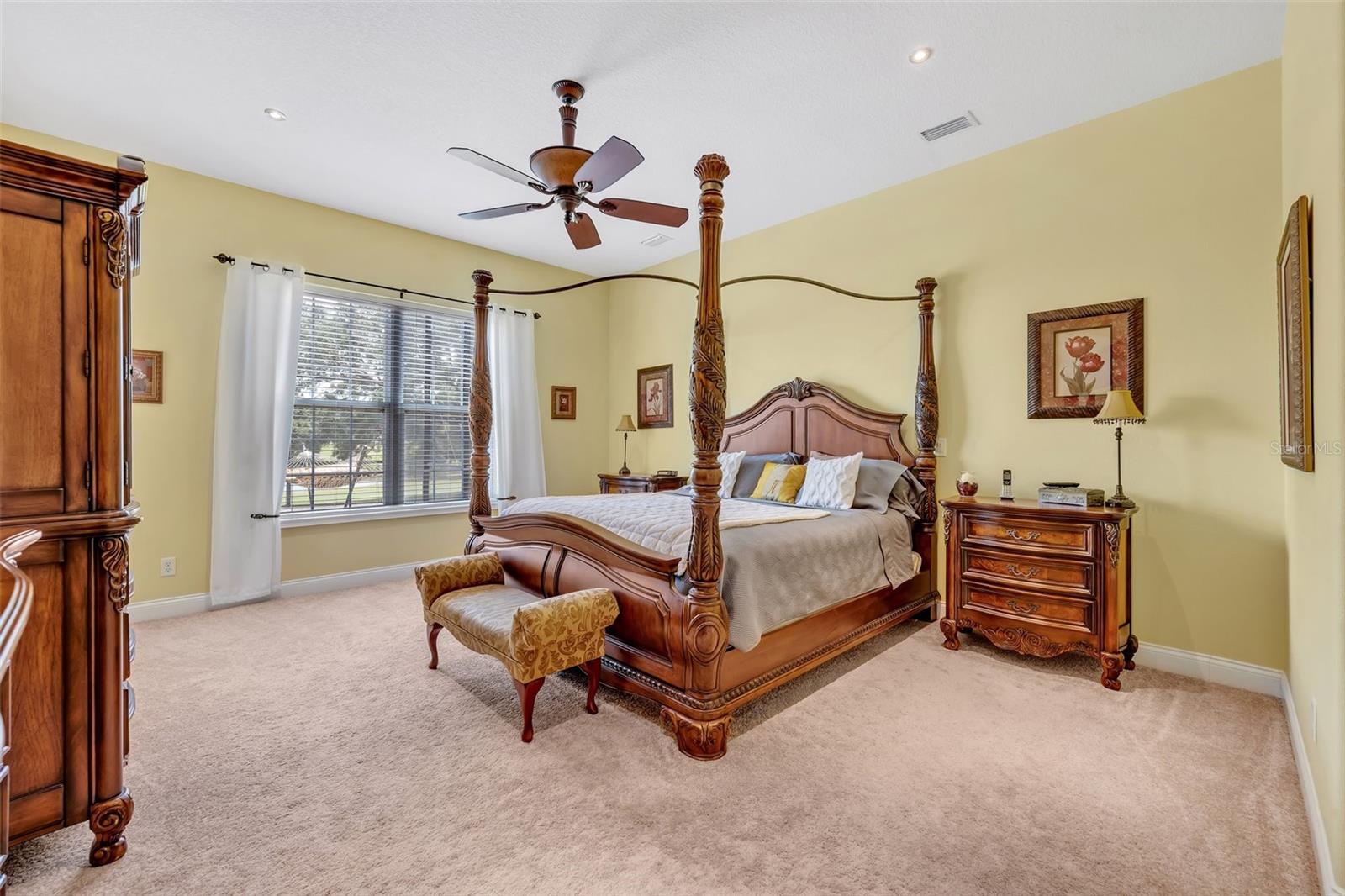 VILLAGE GREEN - Residential