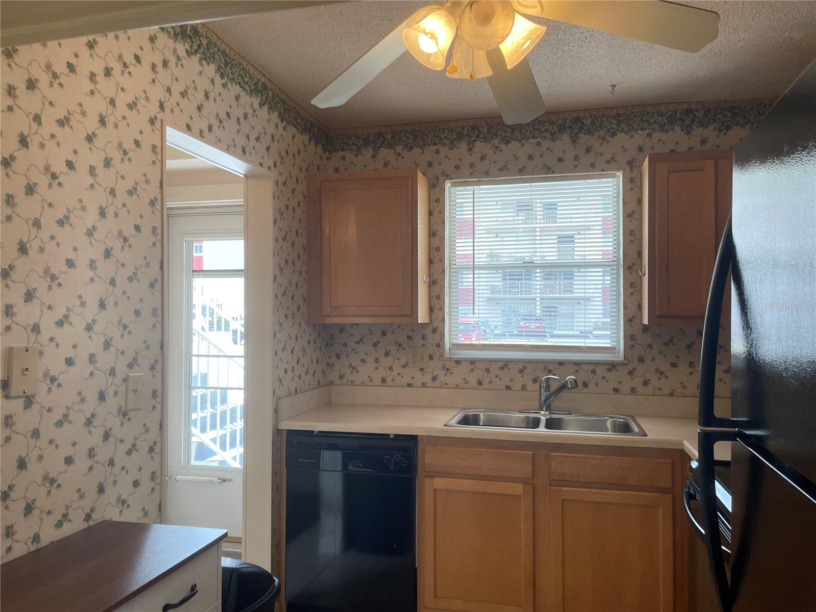 RIVERSIDE CONDO - Residential Lease