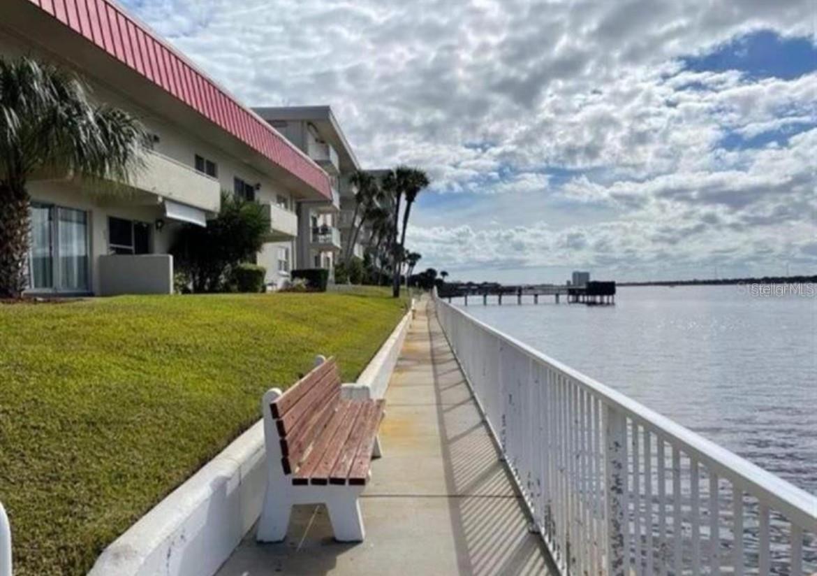 RIVERSIDE CONDO - Residential Lease