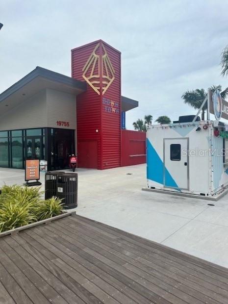 WELLEN PARK GOLF & COUNTRY CLUB - Residential Lease