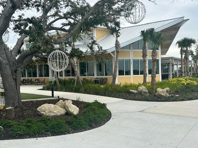 WELLEN PARK GOLF & COUNTRY CLUB - Residential Lease