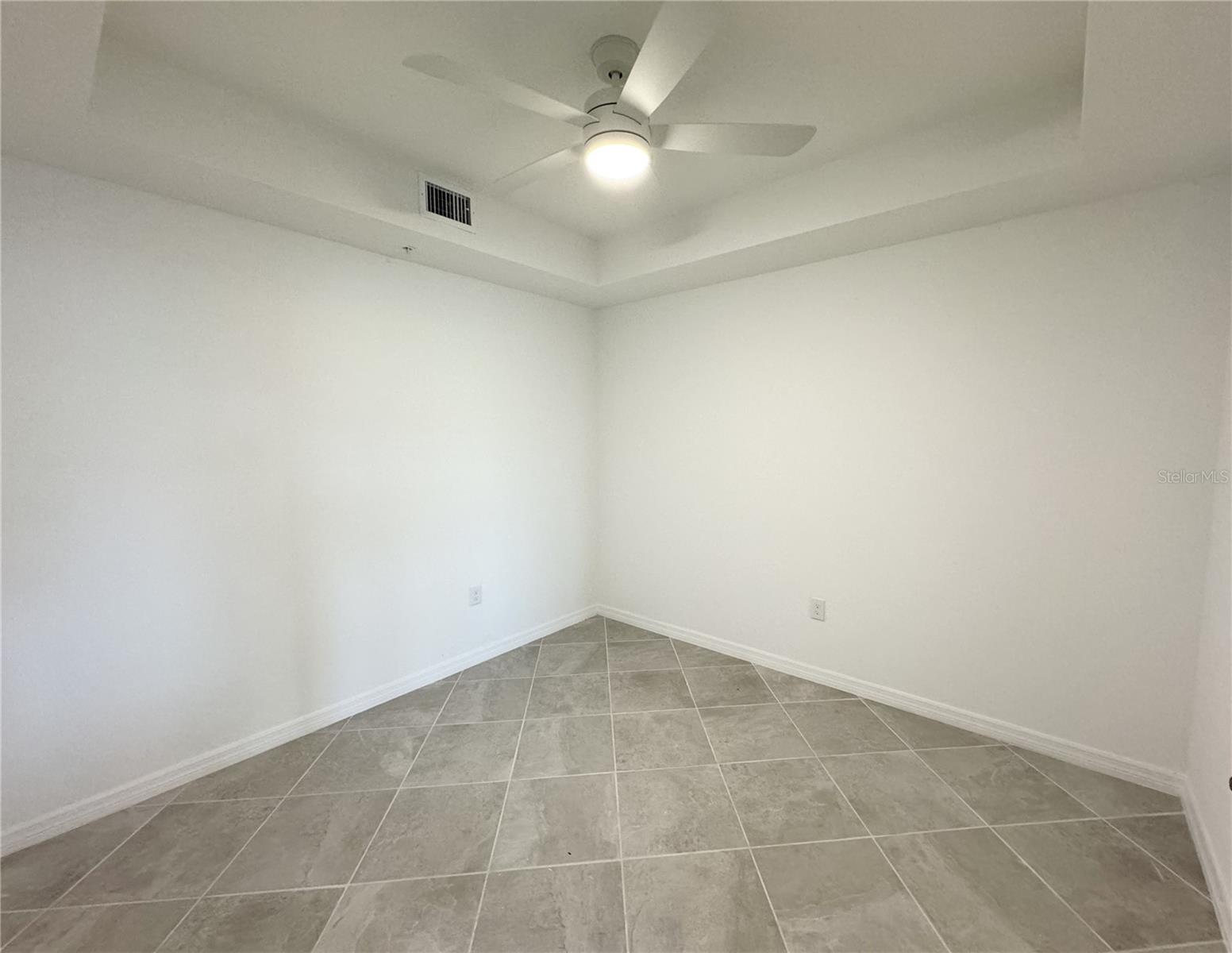 WELLEN PARK GOLF & COUNTRY CLUB - Residential Lease