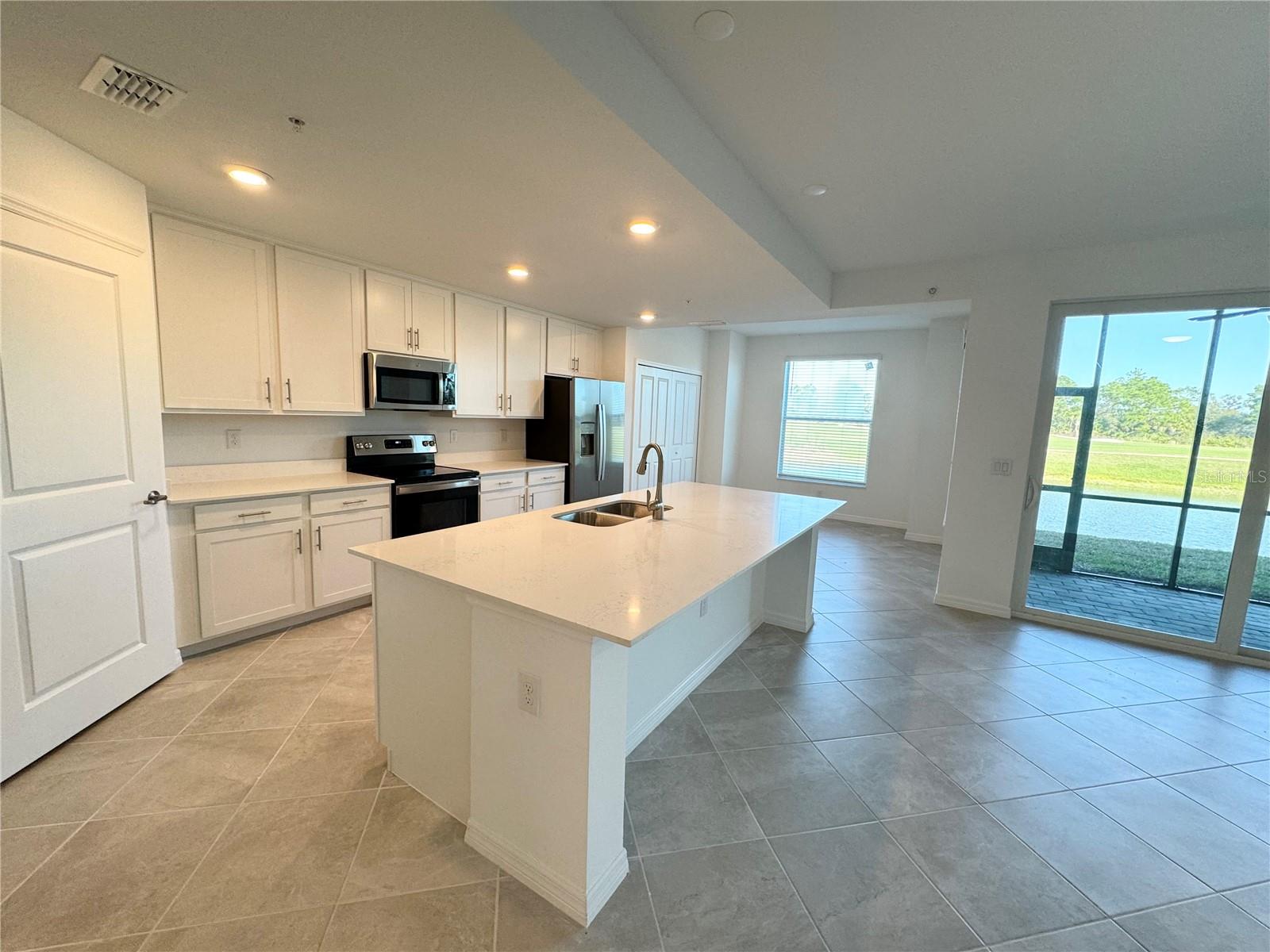 WELLEN PARK GOLF & COUNTRY CLUB - Residential Lease