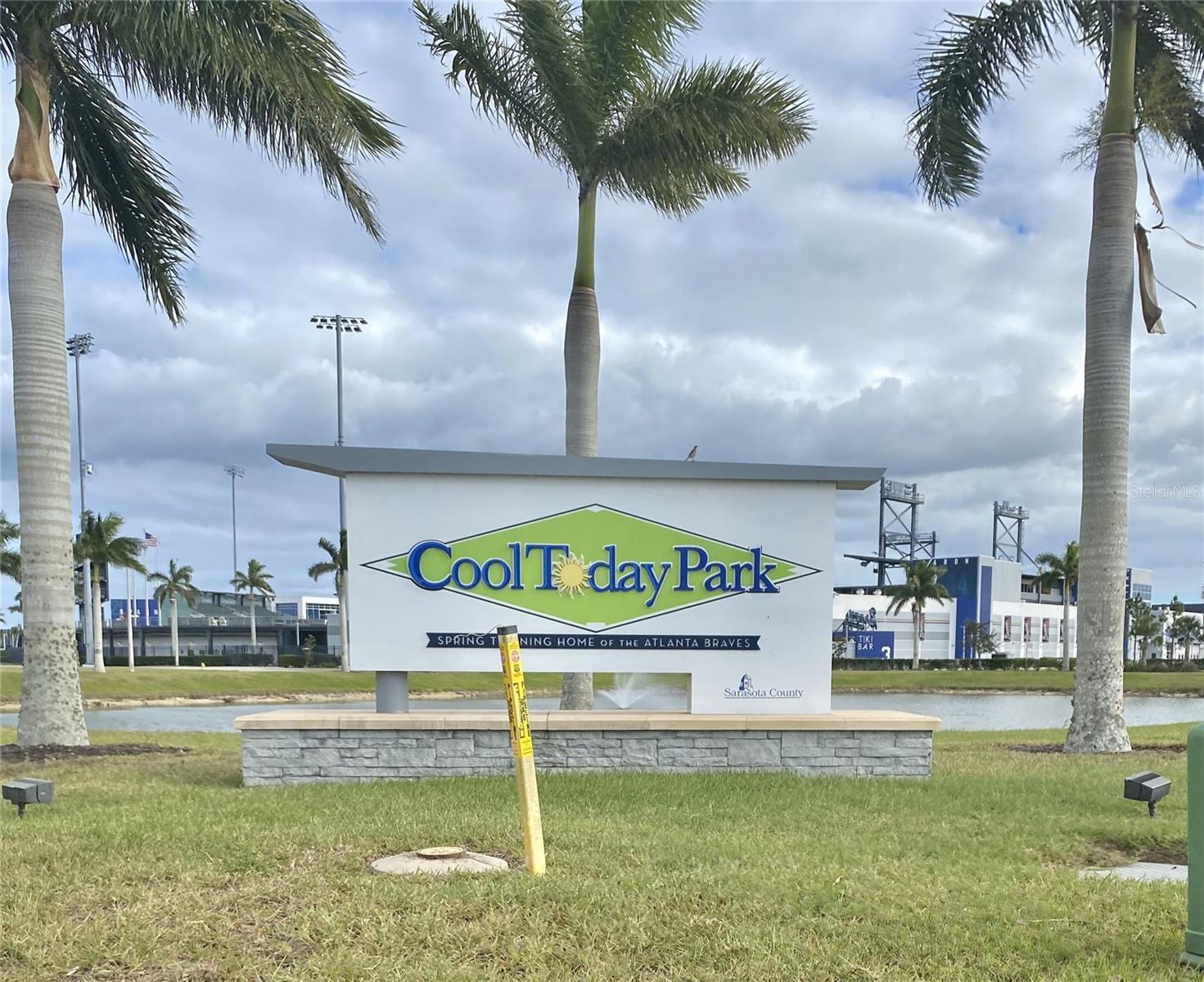 WELLEN PARK GOLF & COUNTRY CLUB - Residential Lease