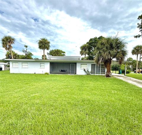 Photo of 400 Espanola Way, Melbourne, FL 32901 (MLS # O6341111) Photo of 400 Espanola Way, Melbourne, FL 32901 (MLS # O6341111)