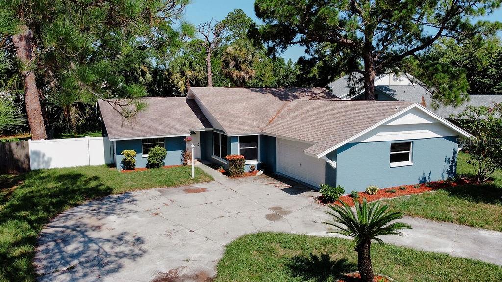 823 RIVERSIDE DRIVE