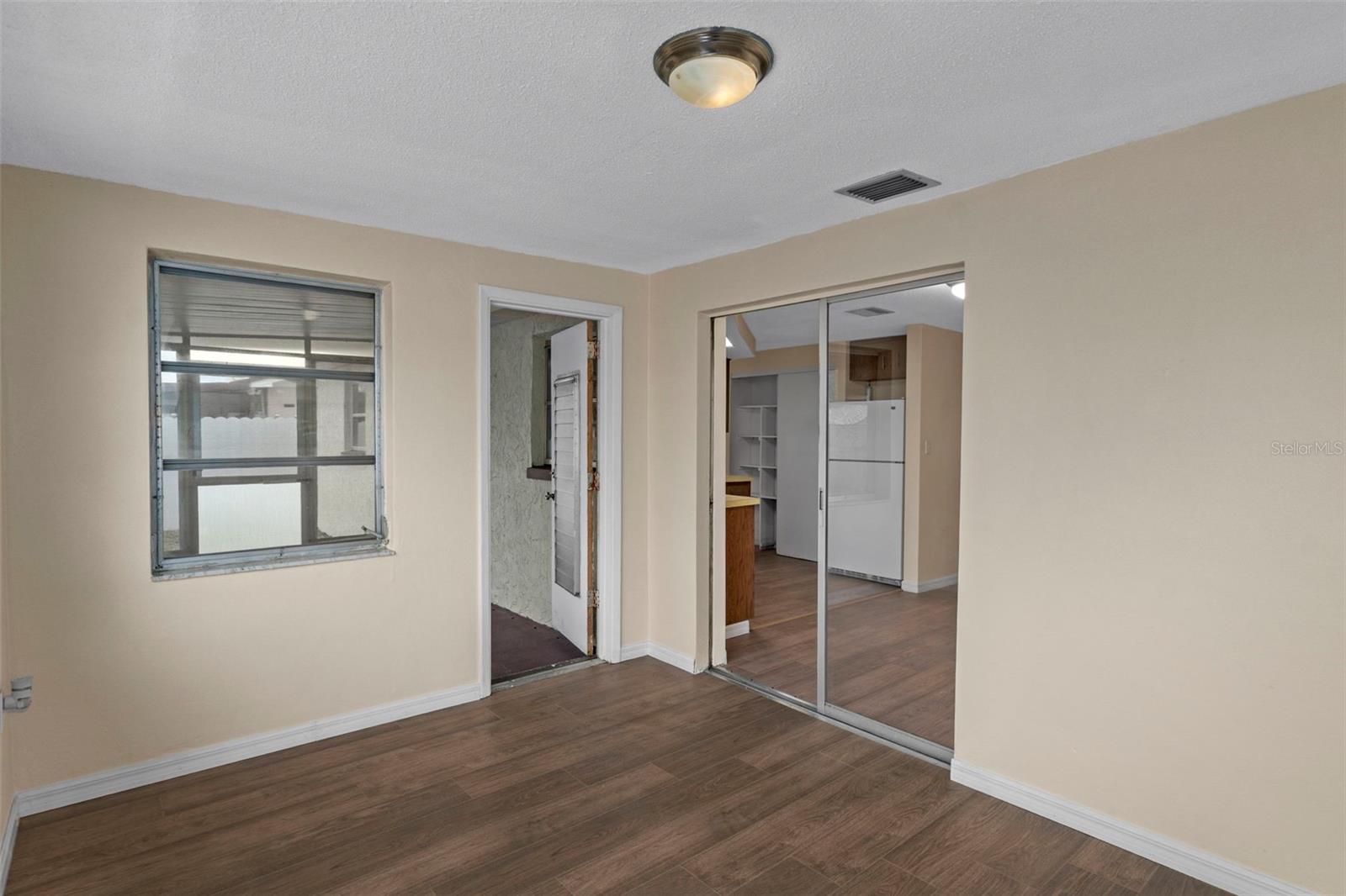 REGENCY PARK - Residential